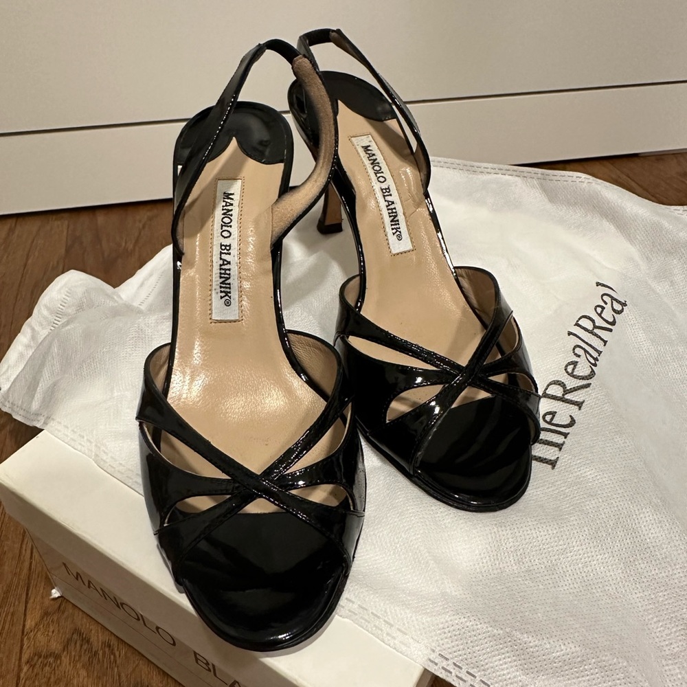 Black Manolo Blahnik Size 37